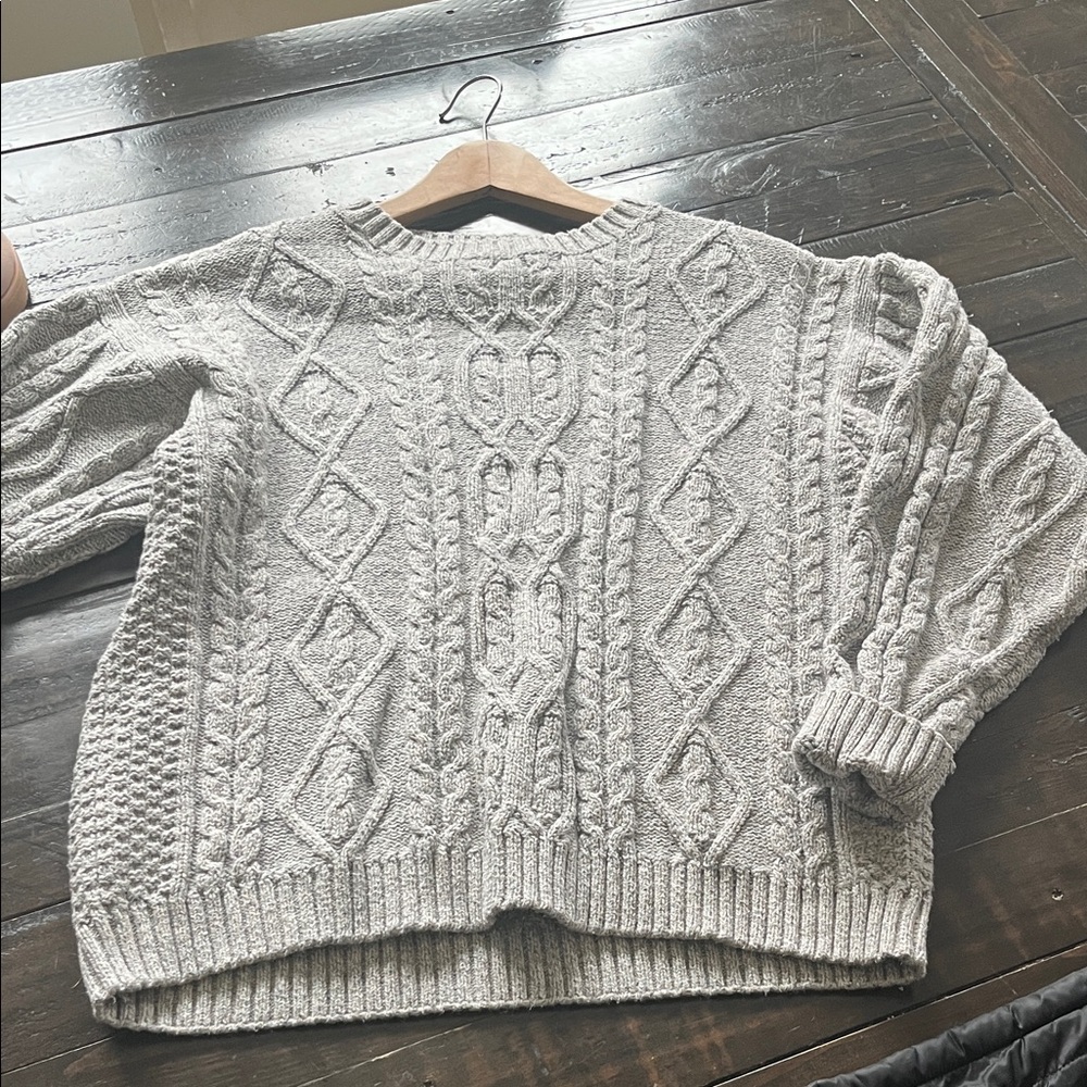 Susquehanna Trail Outfitters Classic Cable Knit Sweater - Light Gray